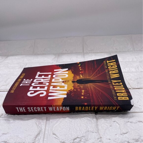 The Secret Weapon By Bradley Wright Paperback Spy Thriller Novel 2020 Book - Picture 11 of 11